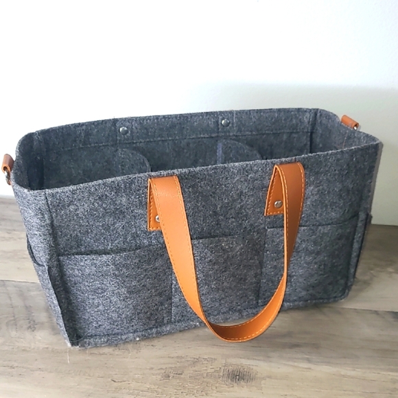 Gray Felt Tote with Tan Handles🆑️⏰️ - Picture 2 of 7